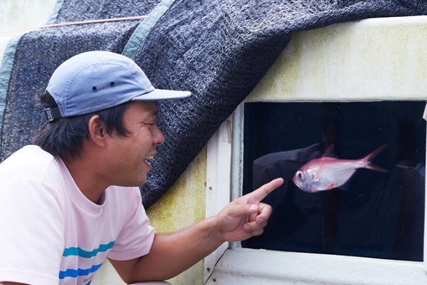 海洋深層水を利用した当社専用の蓄養水槽